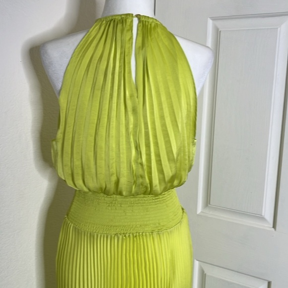 Joie Haltertop Pleated Midi Dress in Limeade Size Medium New - Picture 7 of 12